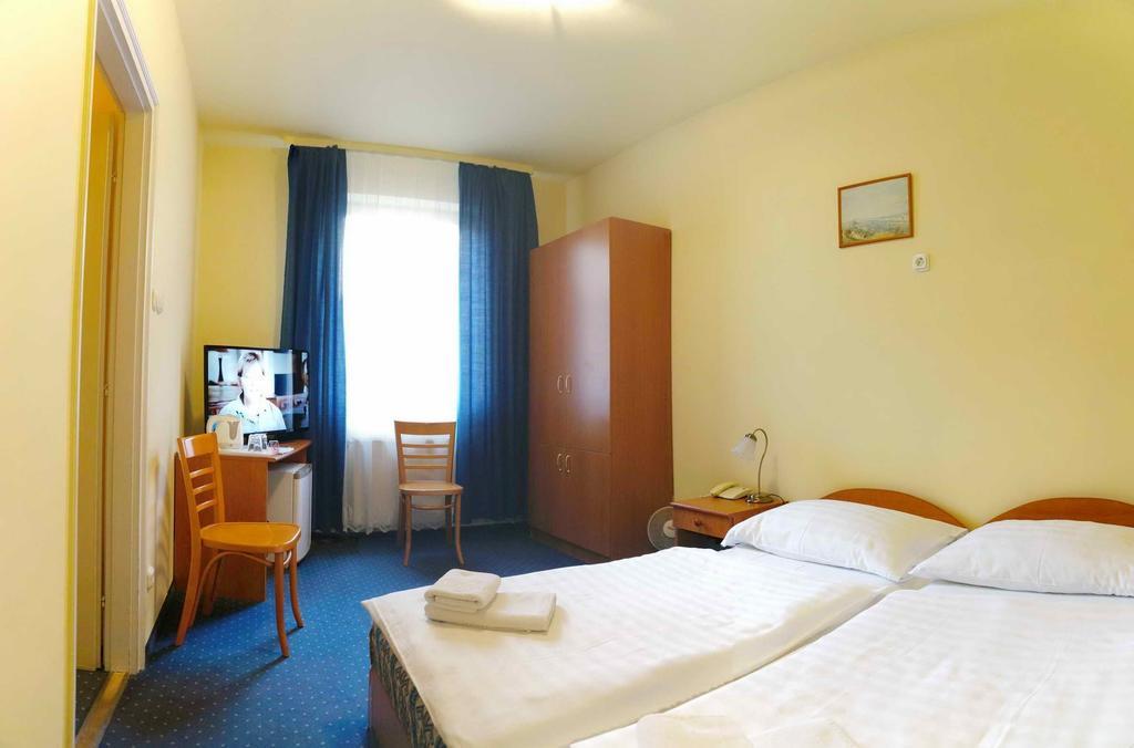 Corvin Hotel Győr Kültér fotó